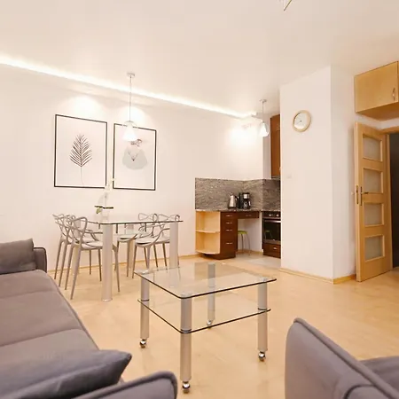 Victus Functional With Parking And Balcony By Renters Apartamento Sopot